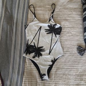 Cupshe black and White one-piece swimsuit